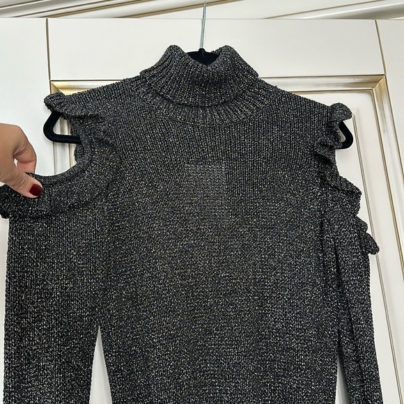 JILL STUART Cold-Shoulder Turtleneck Becca Sweater Size M/L - Picture 5 of 7